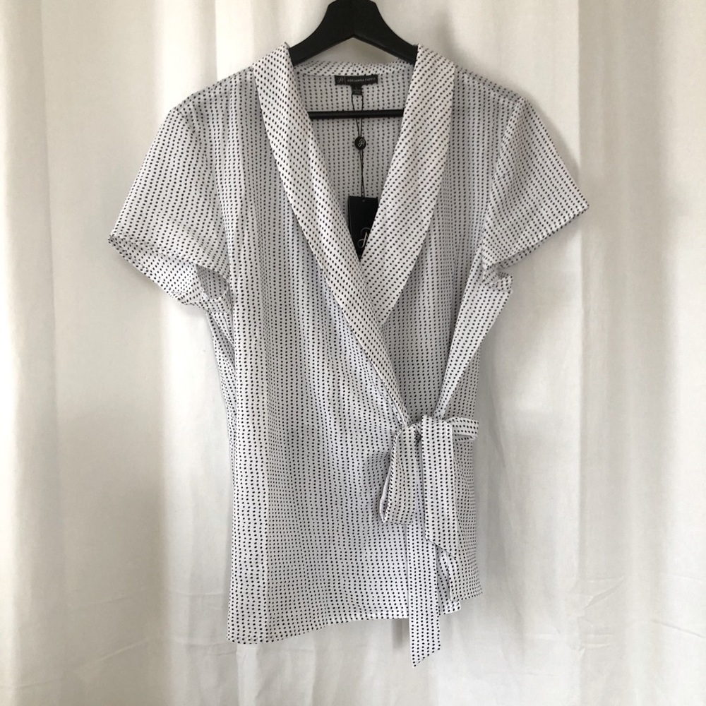 NWT ADRIANNA PAPELL WRAP TOP SIZE LARGE